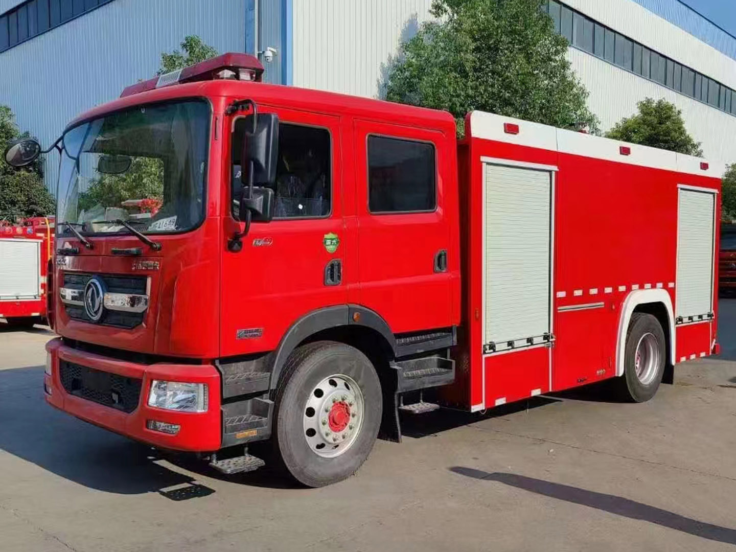 东风D9 6吨泡沫消防车